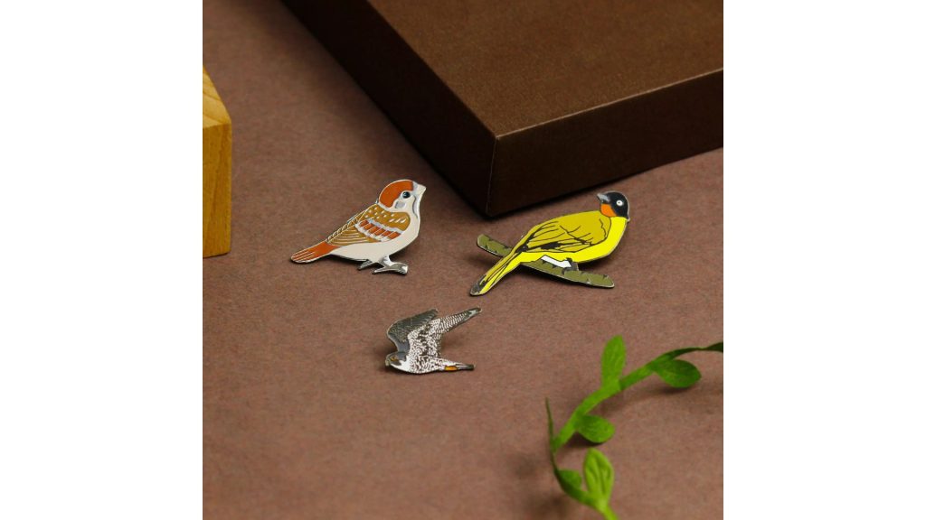 bird jewellery pin